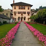Casa Longhi דירה *
