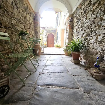 Casa Longhi Orta San Giulio