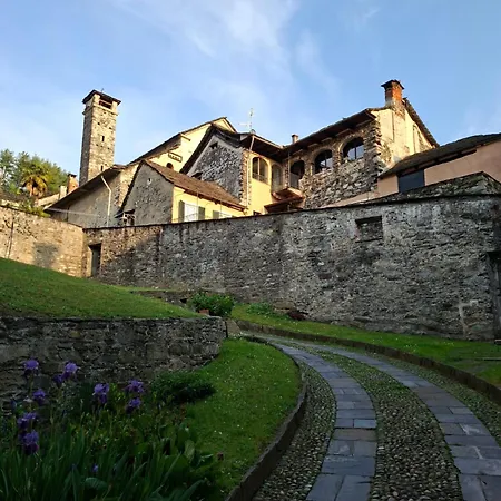 Casa Longhi * Orta San Giulio